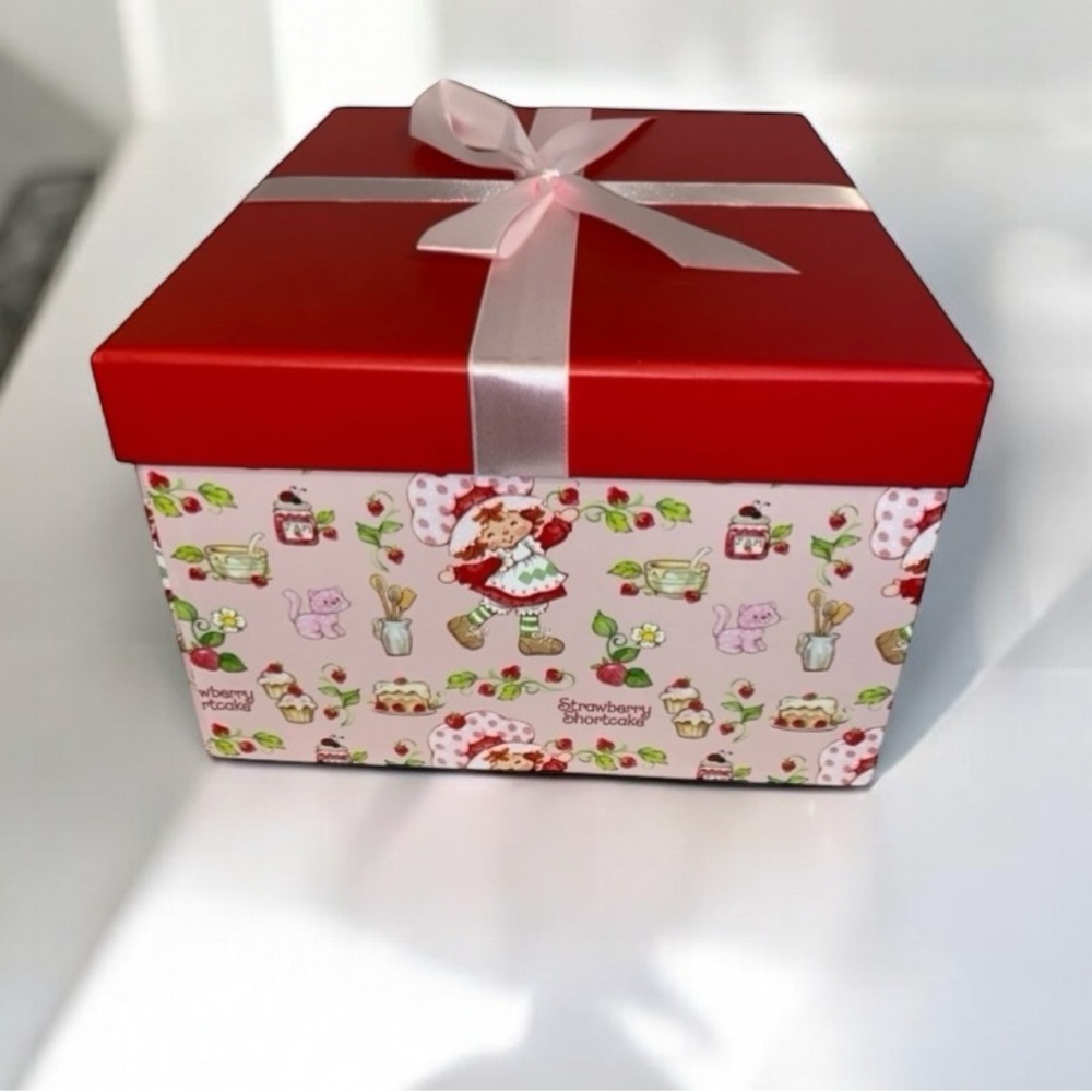 Strawberry Shortcake Large Hard Storage Keepsake Gift Box